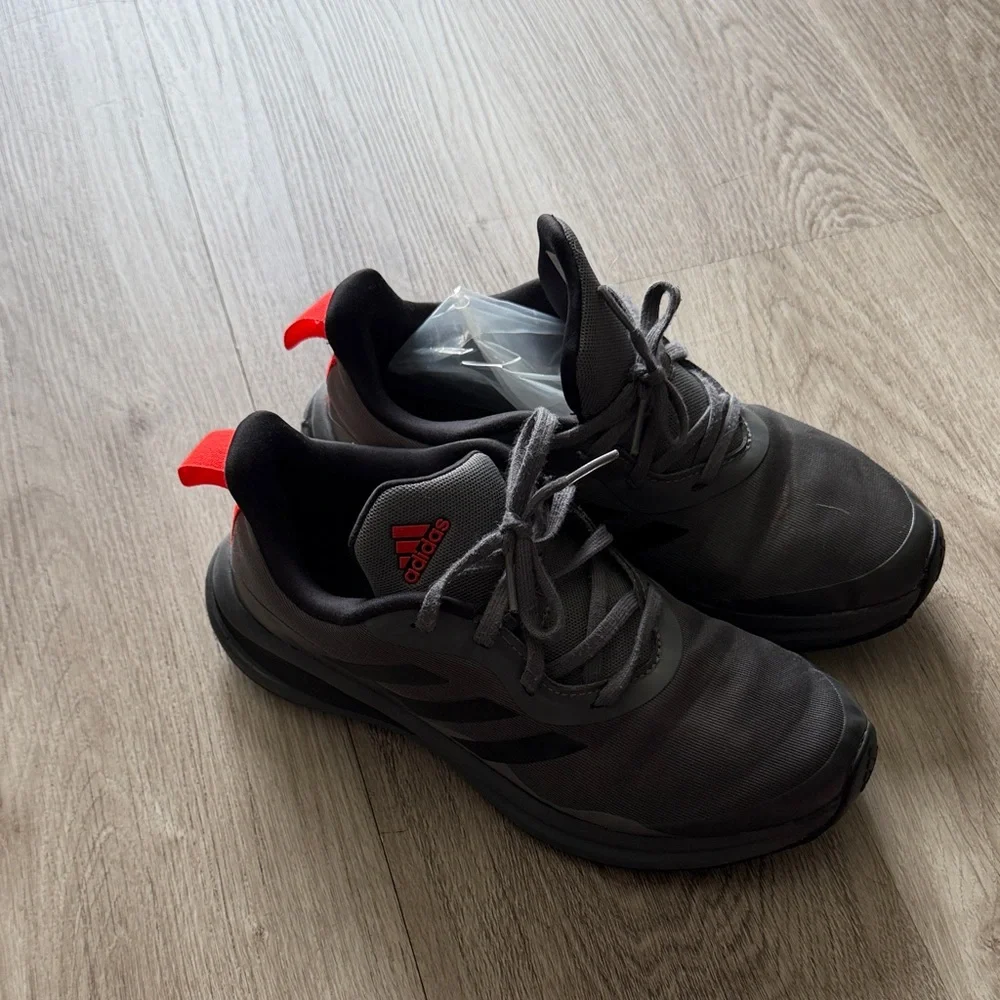 adidas Grey Sneakers big kids or Youth size 6 - Picture 5 of 6